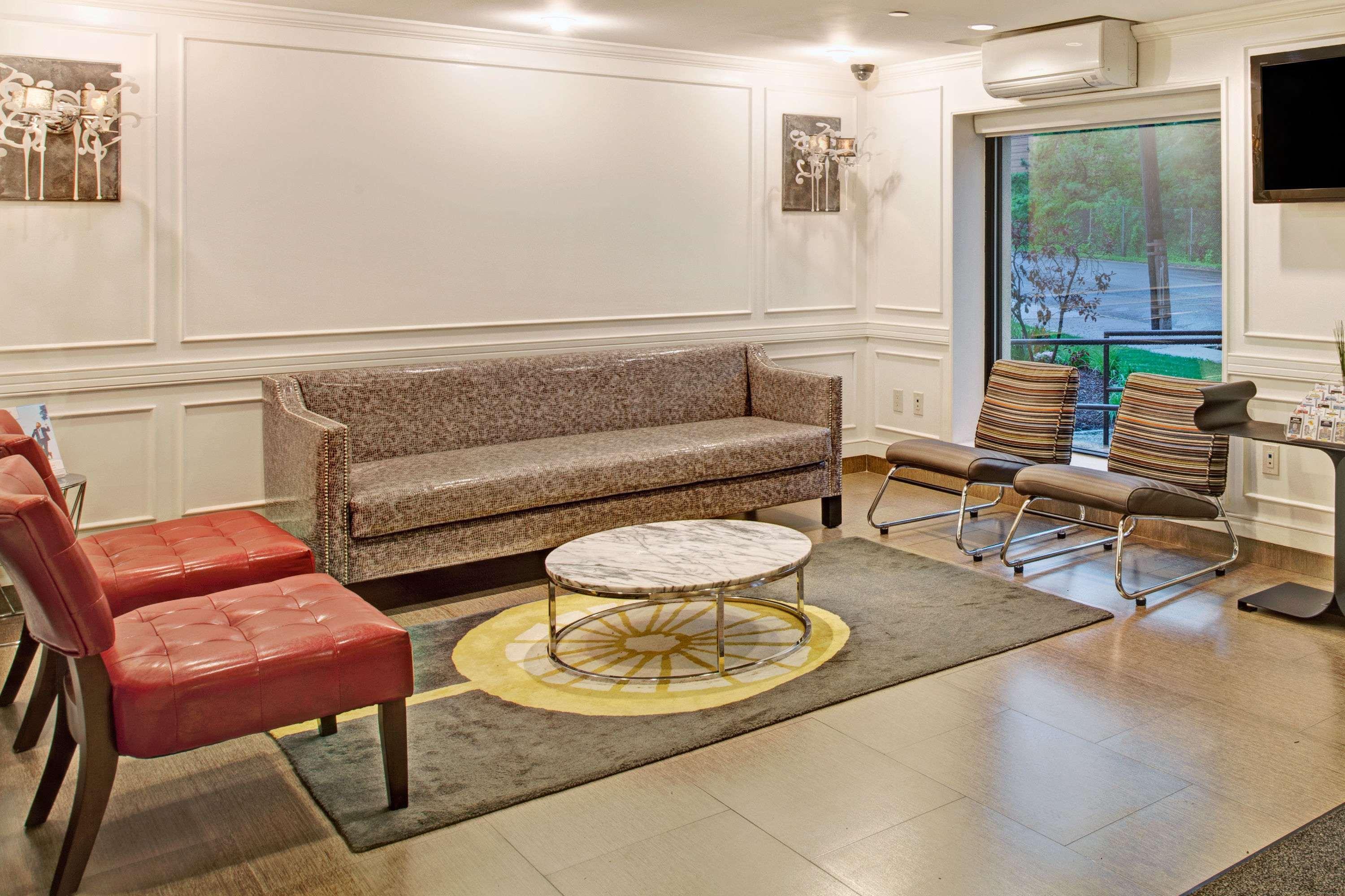 Ramada By Wyndham Staten Island New York City Exterior photo