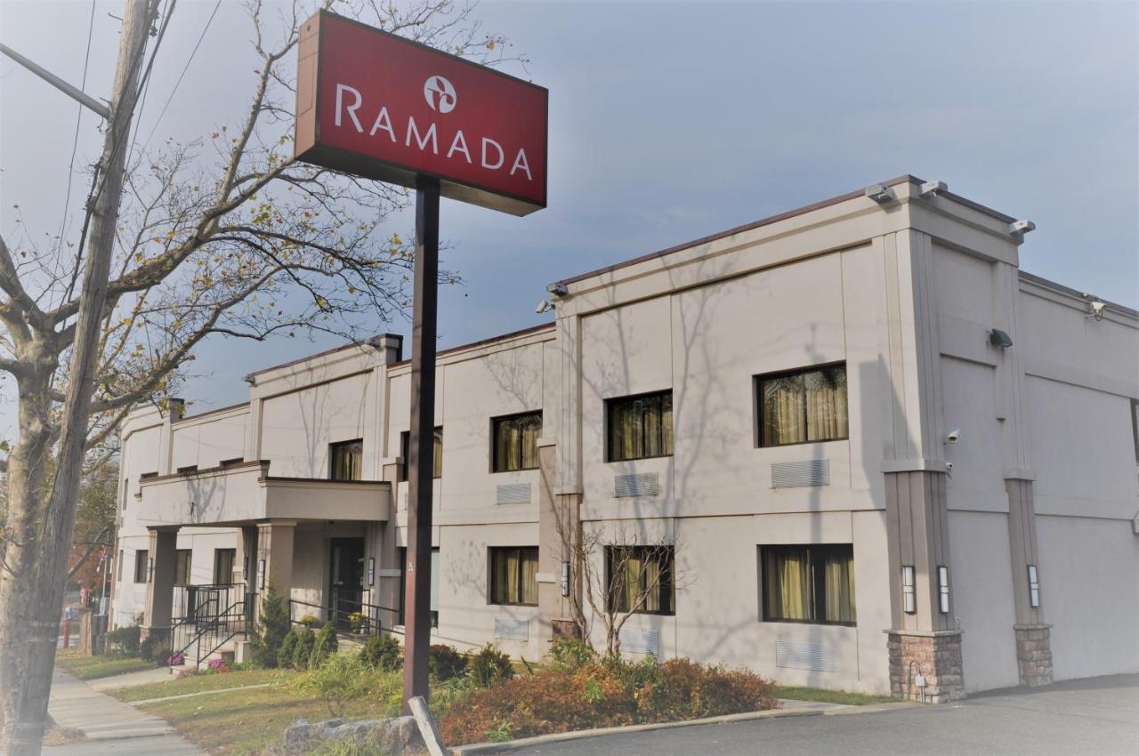Ramada By Wyndham Staten Island New York City Exterior photo